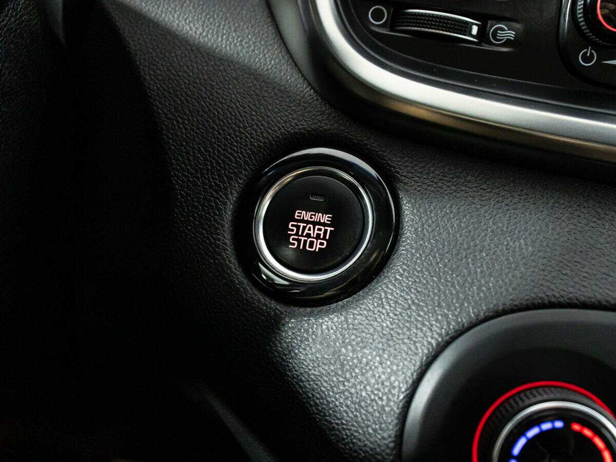 Купить Kia Sorento с пробегом. Фото: #18