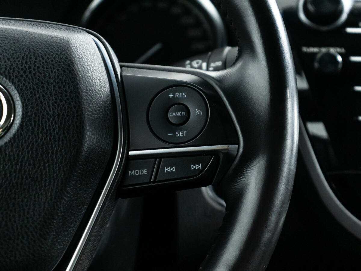 Купить Toyota Camry с пробегом. Фото: #18