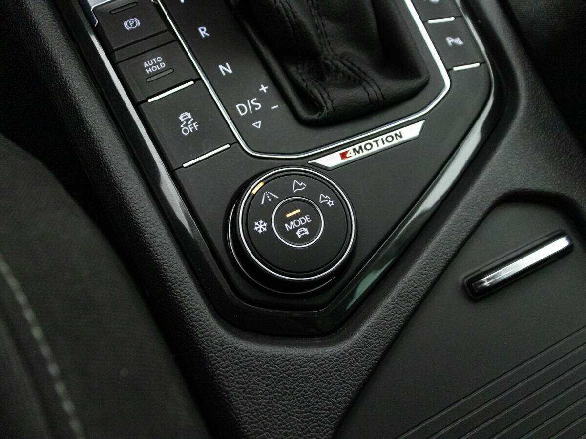 Купить Volkswagen Tiguan с пробегом. Фото: #17