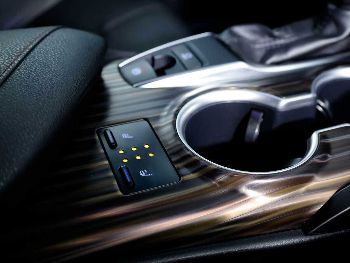 Купить Toyota Camry с пробегом. Фото: #14