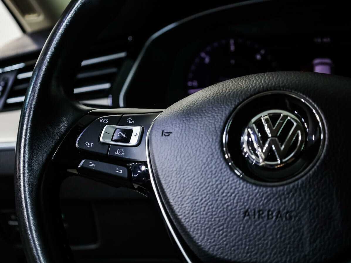 Купить Volkswagen Passat с пробегом. Фото: #15