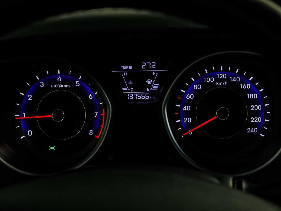 Купить Hyundai Elantra с пробегом. Фото: #14