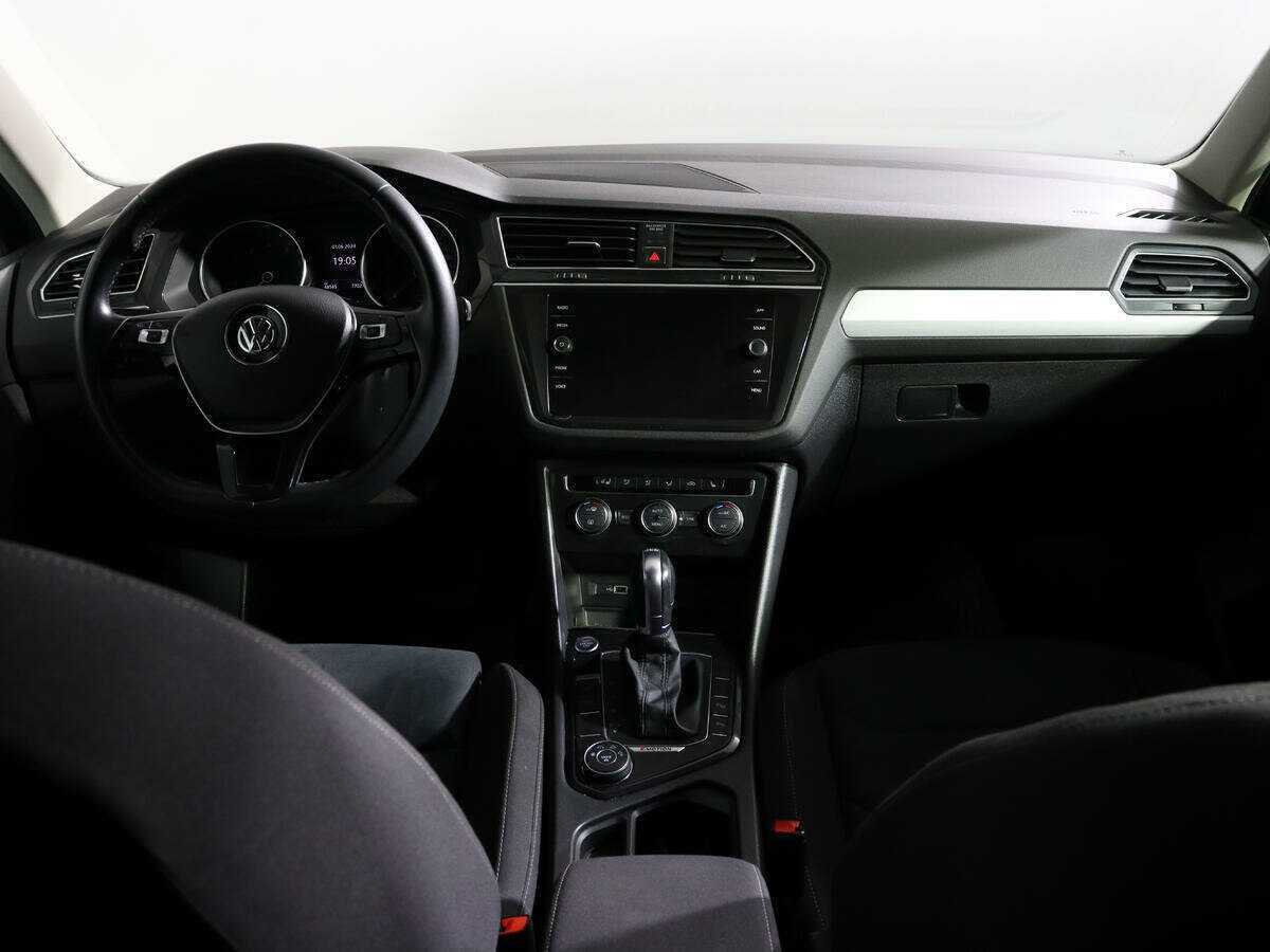 Купить Volkswagen Tiguan с пробегом. Фото: #9