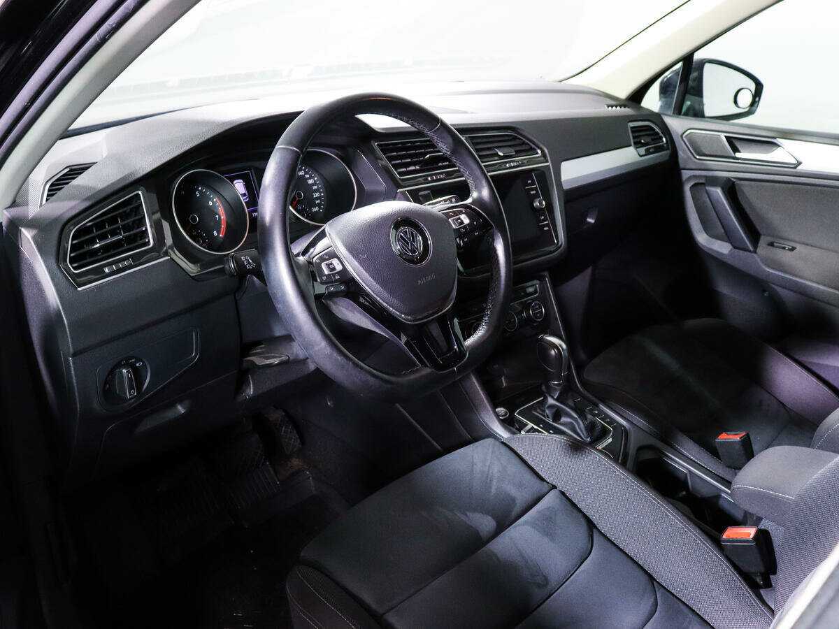 Купить Volkswagen Tiguan с пробегом. Фото: #11