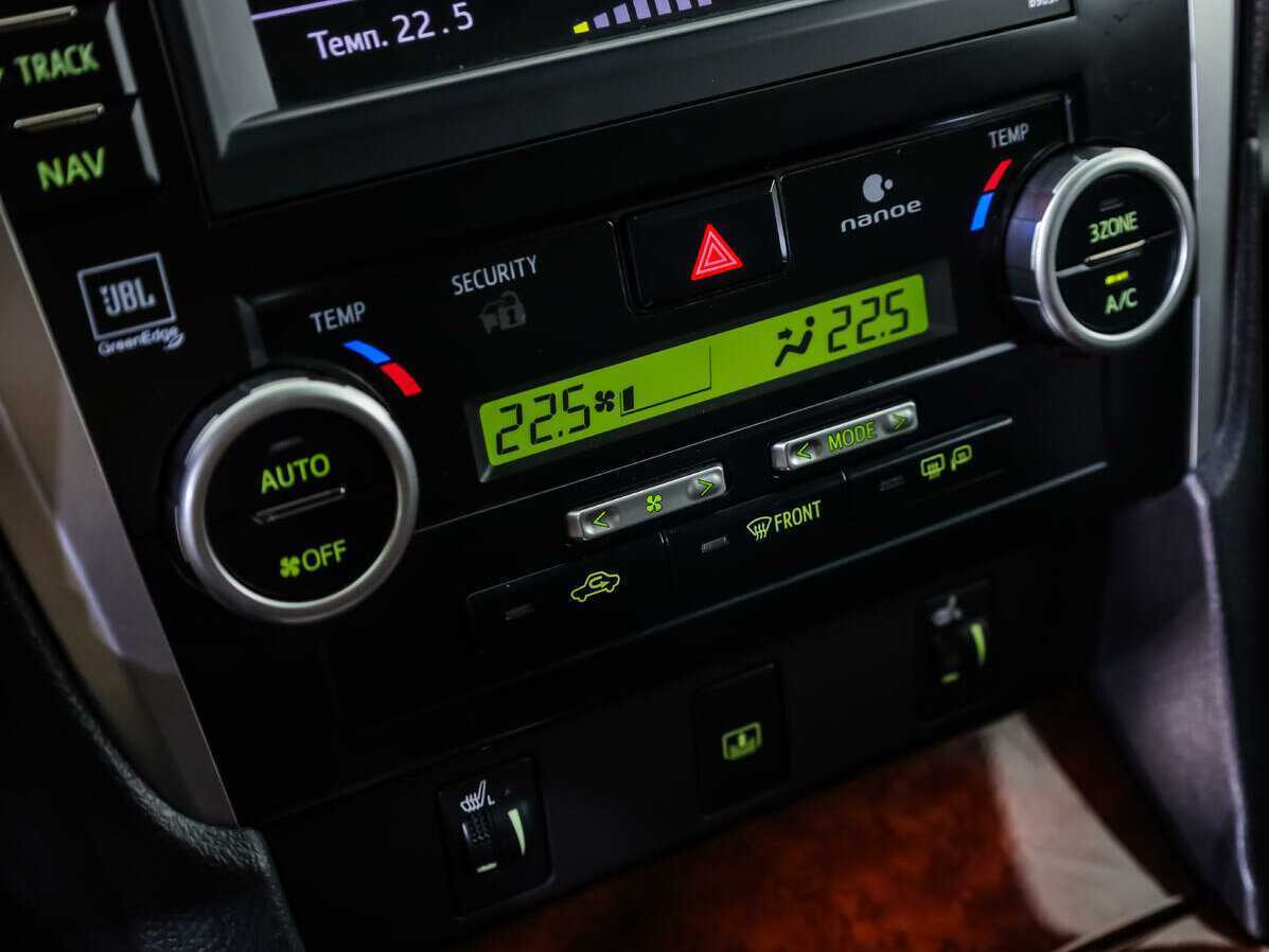 Купить Toyota Camry с пробегом. Фото: #13