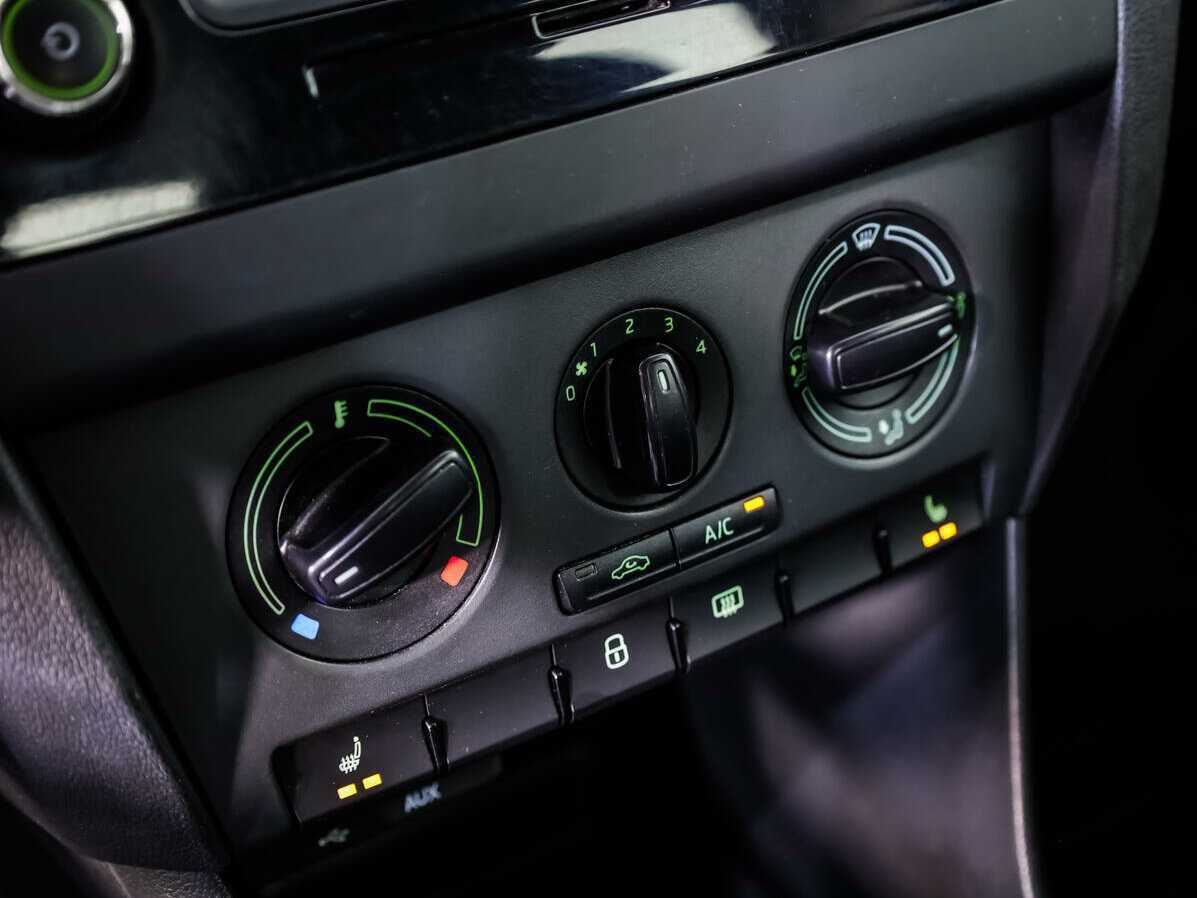 Купить Skoda Rapid с пробегом. Фото: #12