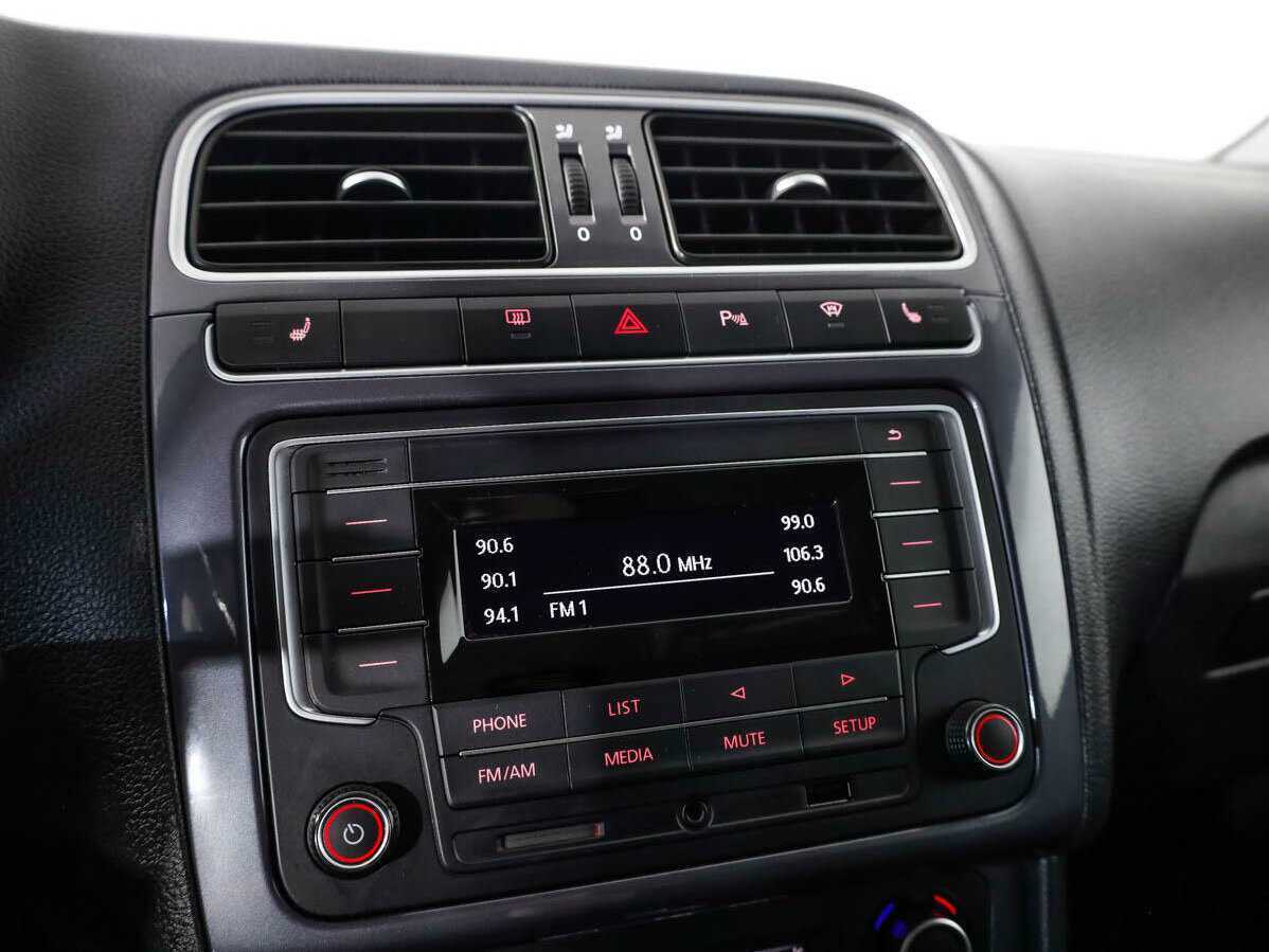 Купить Volkswagen Polo с пробегом. Фото: #12