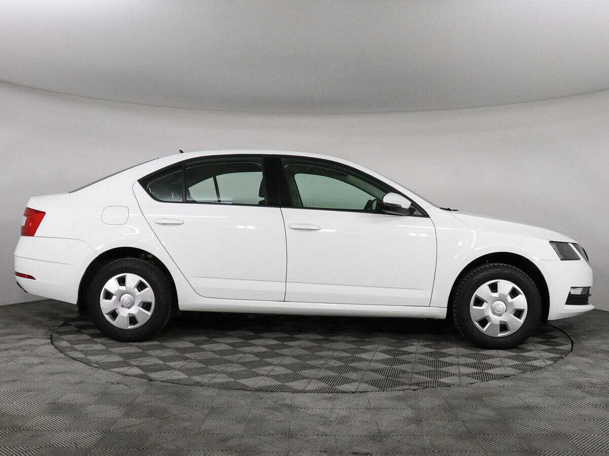 Купить Skoda Octavia с пробегом. Фото: #3
