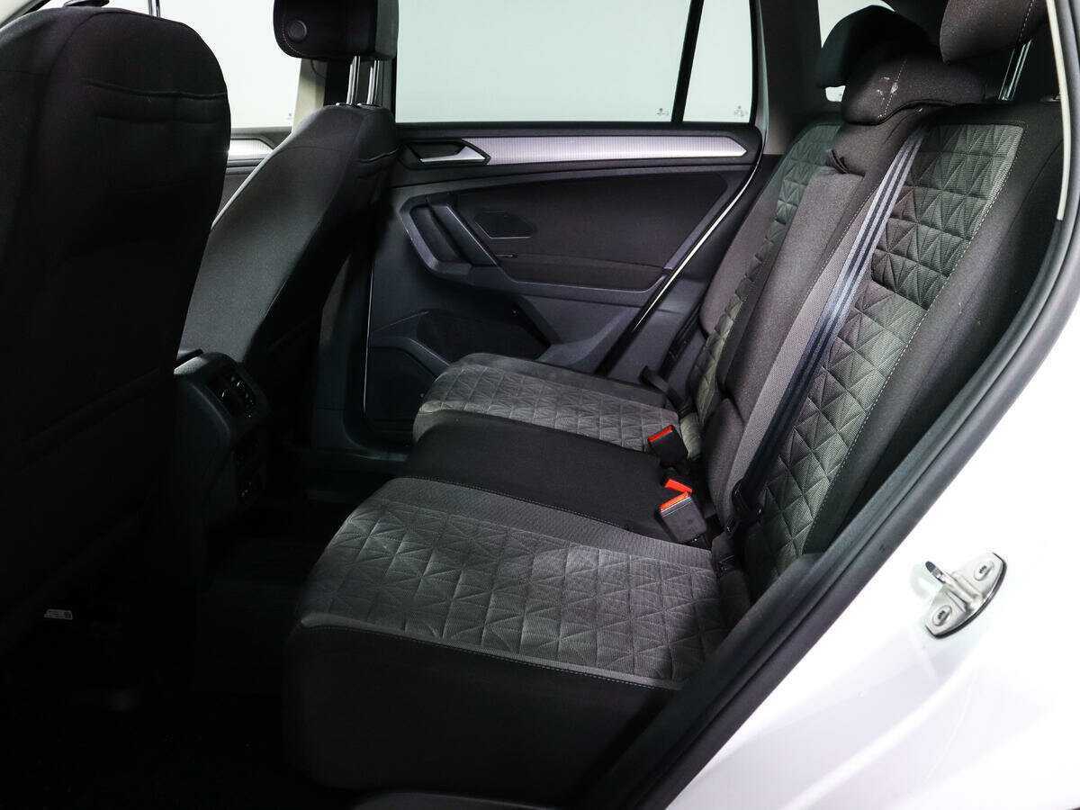 Купить Volkswagen Tiguan с пробегом. Фото: #9