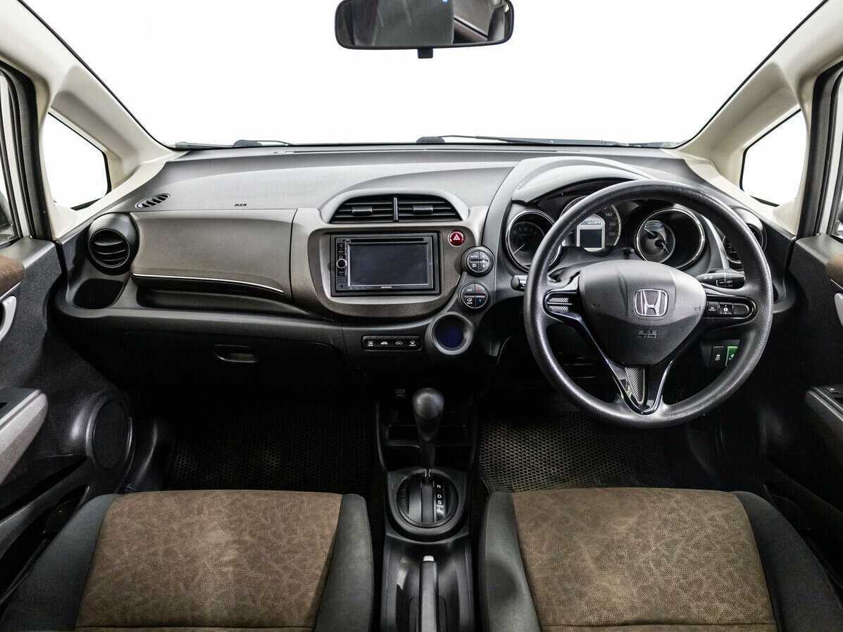 Купить Honda Fit Shuttle с пробегом. Фото: #12