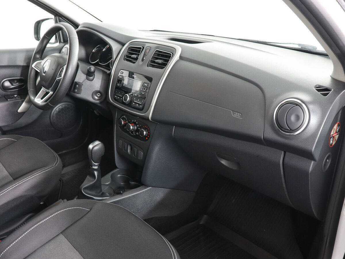 Купить Renault Logan с пробегом. Фото: #9