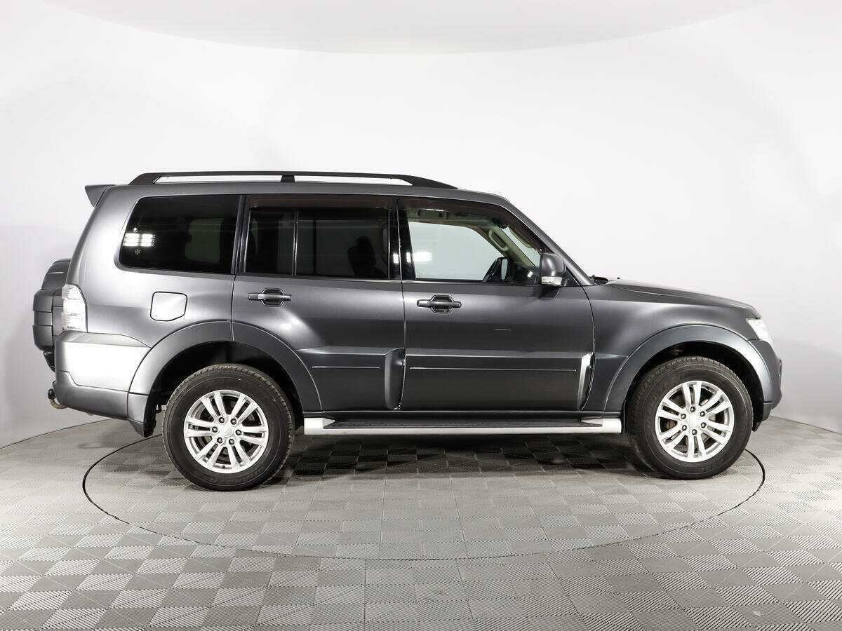 Купить Mitsubishi Pajero с пробегом. Фото: #4