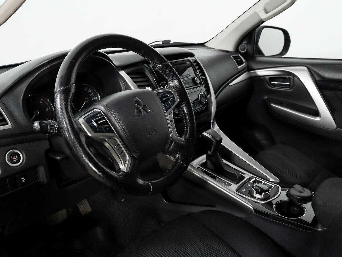 Купить Mitsubishi Pajero Sport с пробегом. Фото: #8