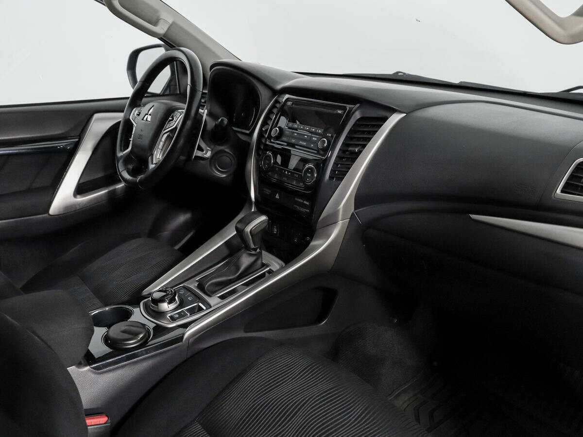 Купить Mitsubishi Pajero Sport с пробегом. Фото: #12