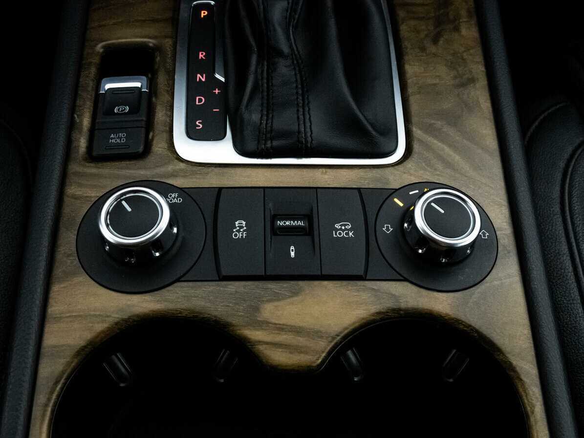 Купить Volkswagen Touareg с пробегом. Фото: #14