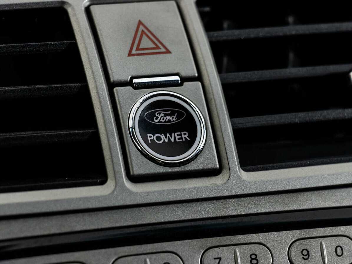 Купить Ford Kuga с пробегом. Фото: #14