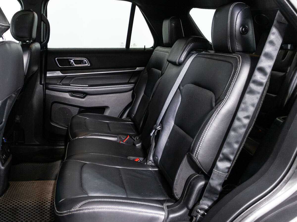 Купить Ford Explorer с пробегом. Фото: #9
