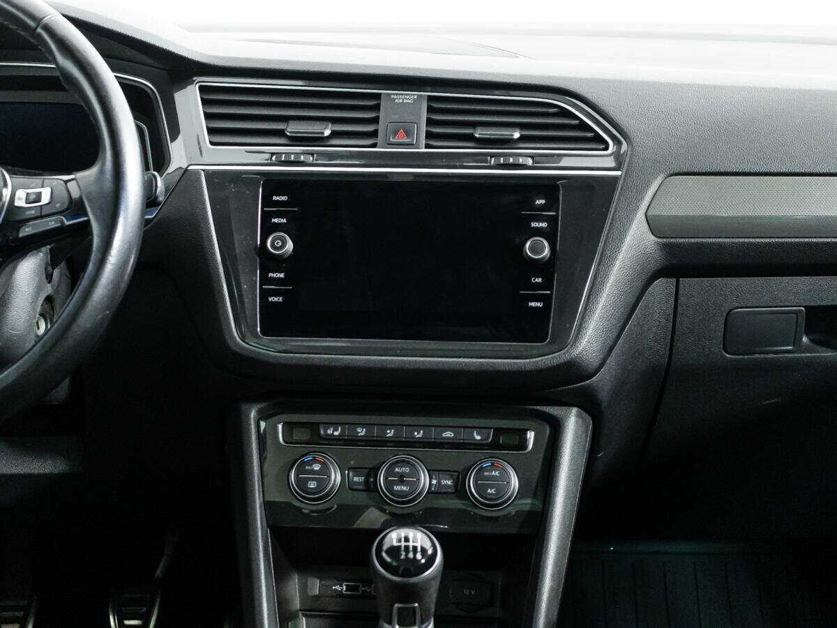 Купить Volkswagen Tiguan с пробегом. Фото: #13