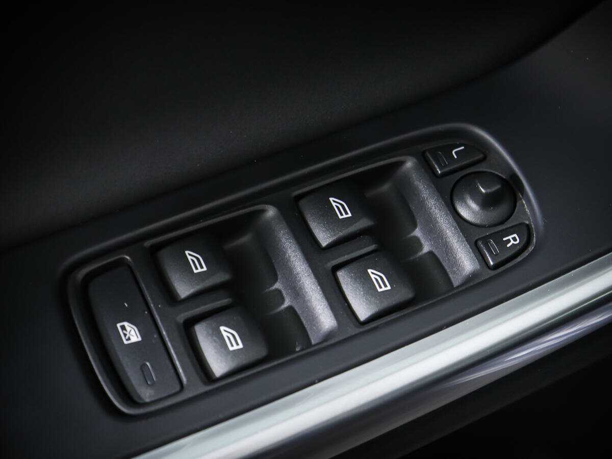 Купить Volvo S60 с пробегом. Фото: #14