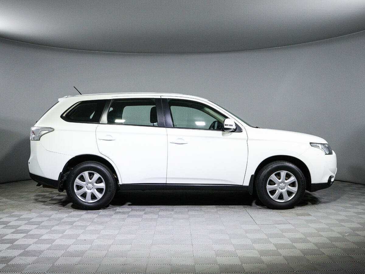 Купить Mitsubishi Outlander с пробегом. Фото: #3