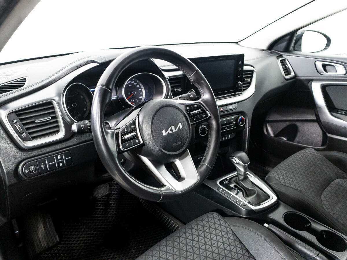 Купить Kia Ceed с пробегом. Фото: #10