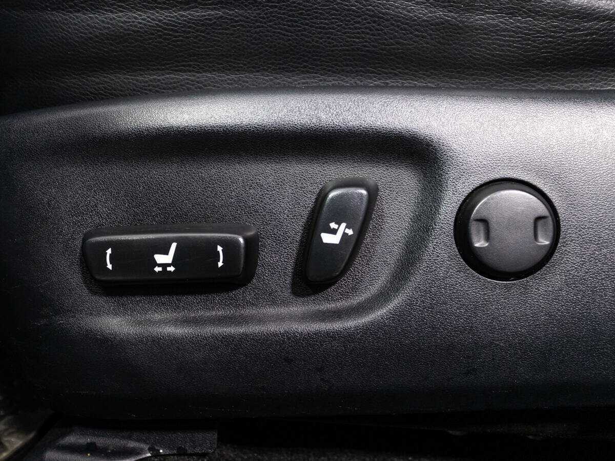 Купить Toyota RAV4 с пробегом. Фото: #15