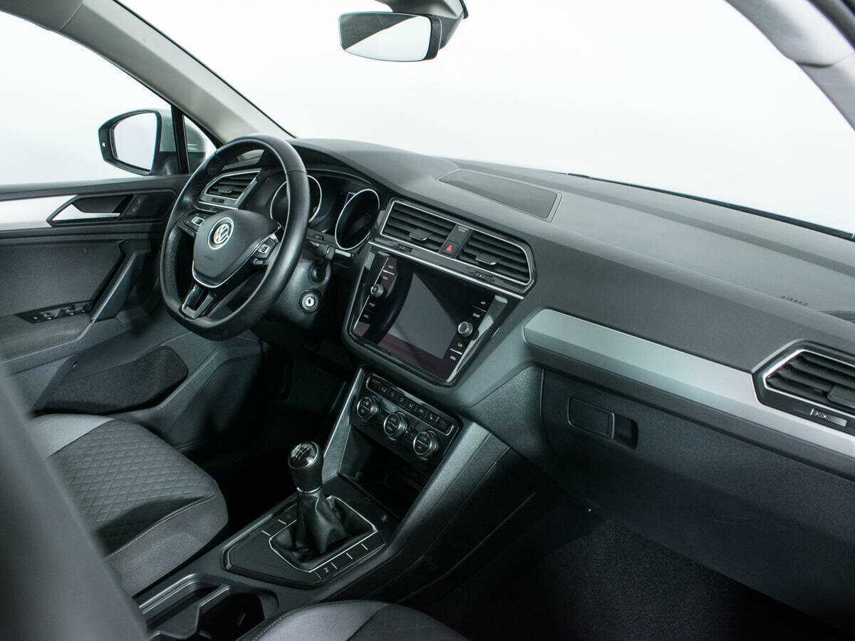 Купить Volkswagen Tiguan с пробегом. Фото: #7