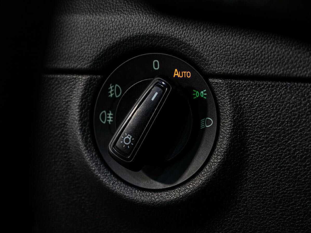 Купить Skoda Octavia с пробегом. Фото: #19