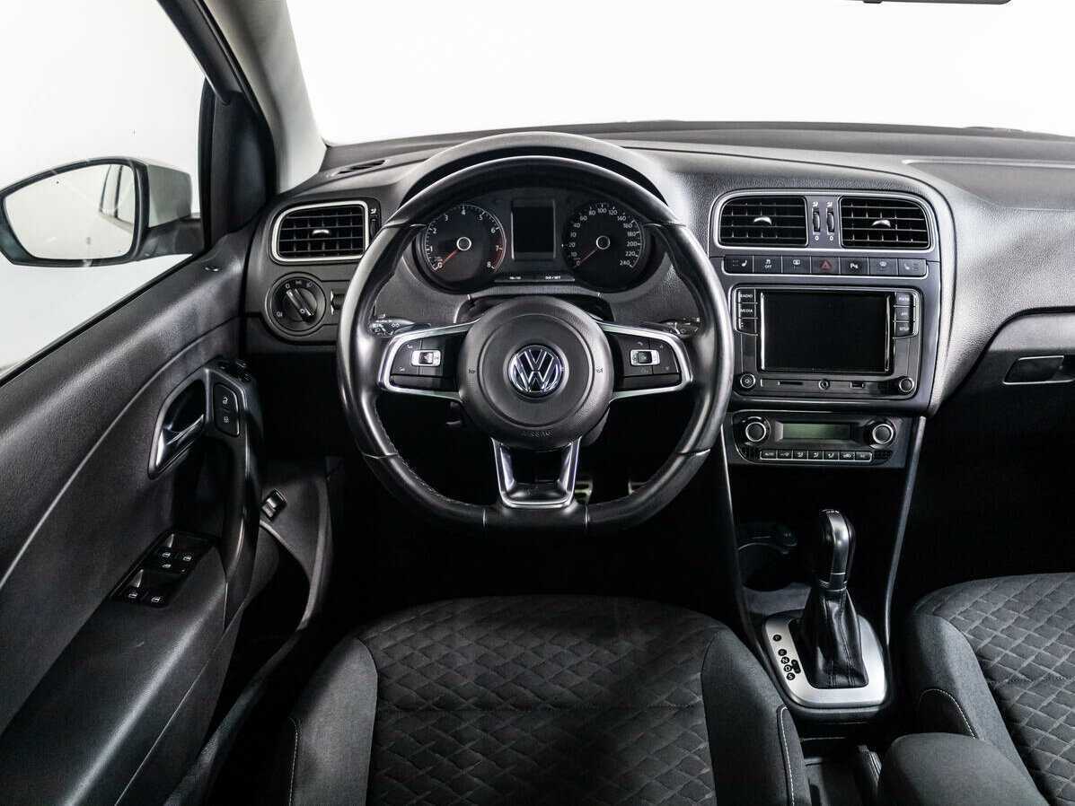 Купить Volkswagen Polo с пробегом. Фото: #12