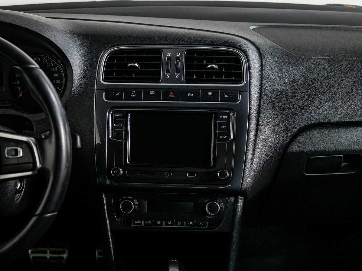 Купить Volkswagen Polo с пробегом. Фото: #13