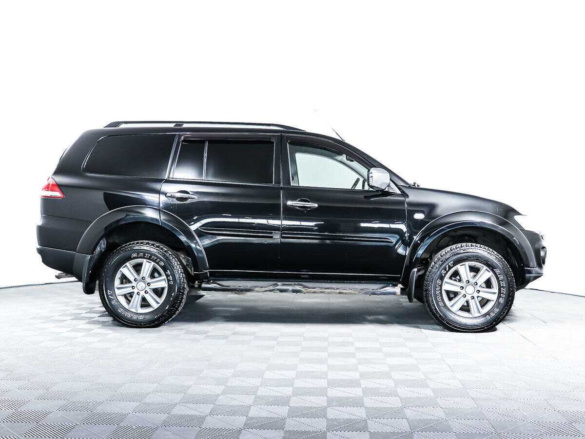 Купить Mitsubishi Pajero Sport с пробегом. Фото: #2