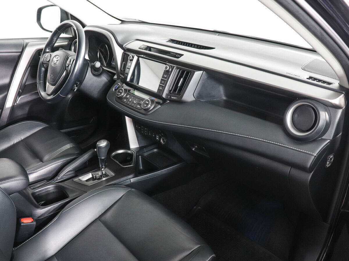 Купить Toyota RAV4 с пробегом. Фото: #9