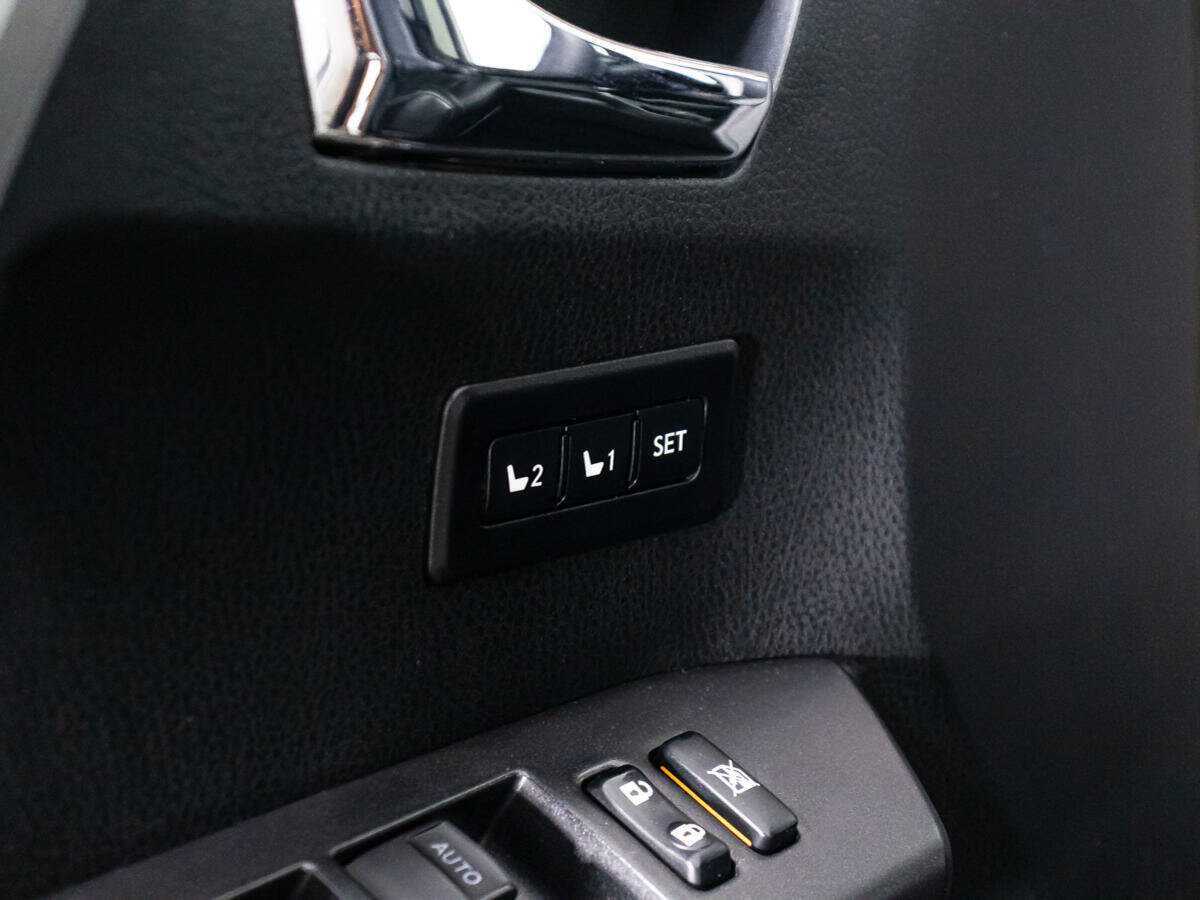 Купить Toyota RAV4 с пробегом. Фото: #20