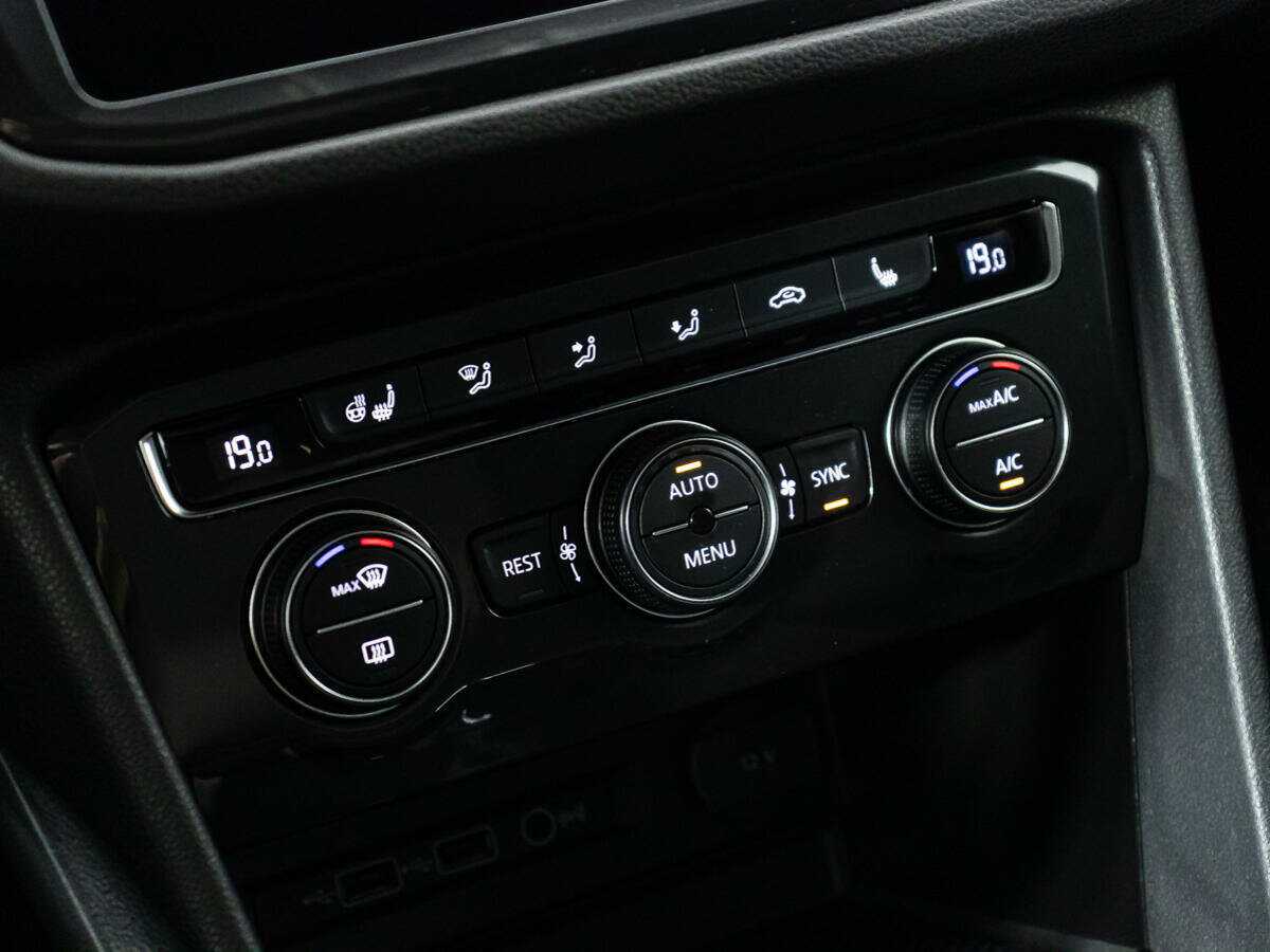 Купить Volkswagen Tiguan с пробегом. Фото: #15