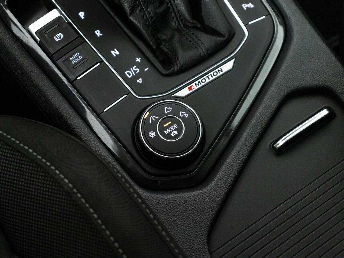 Купить Volkswagen Tiguan с пробегом. Фото: #19
