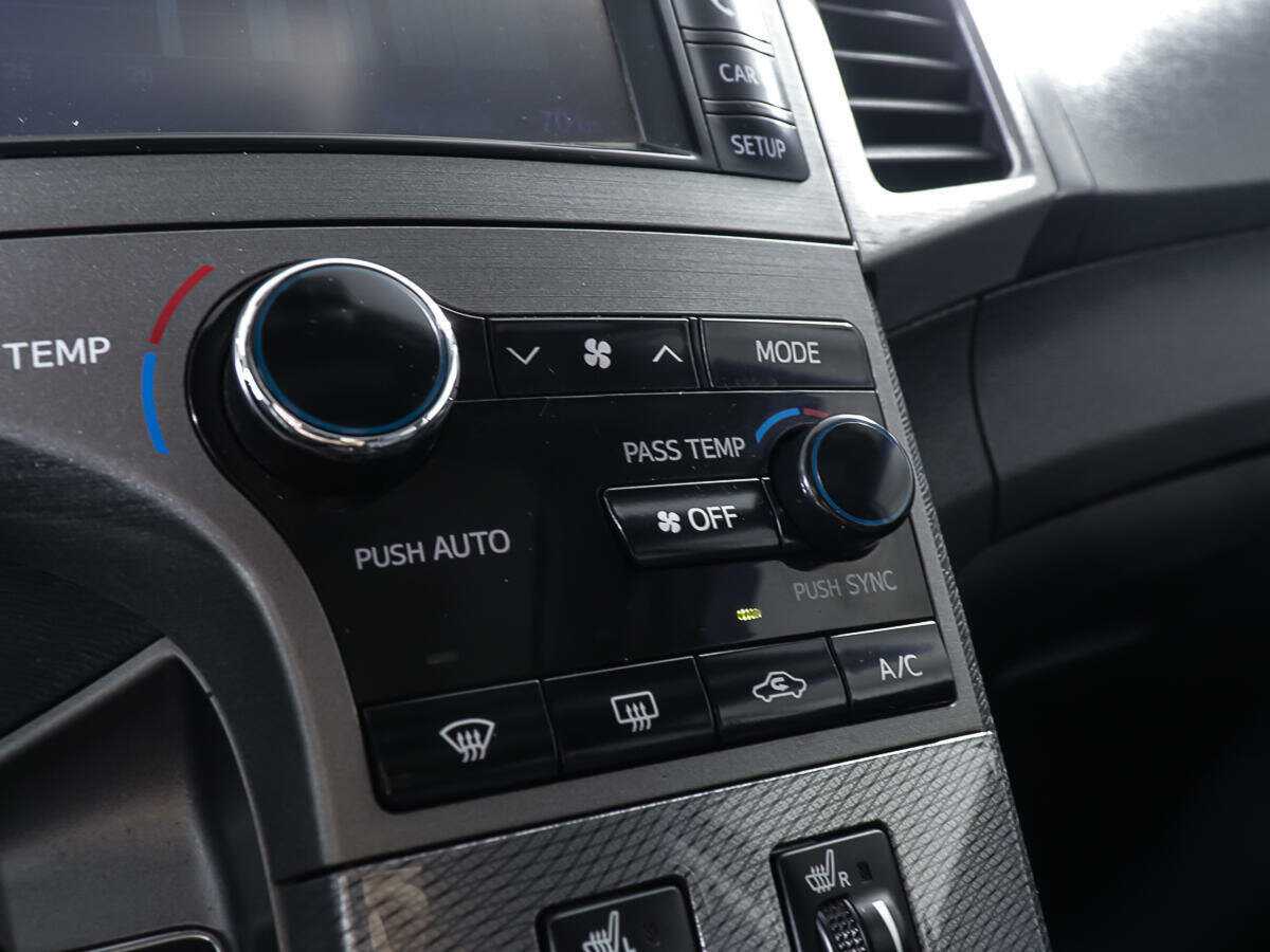 Купить Toyota Venza с пробегом. Фото: #18