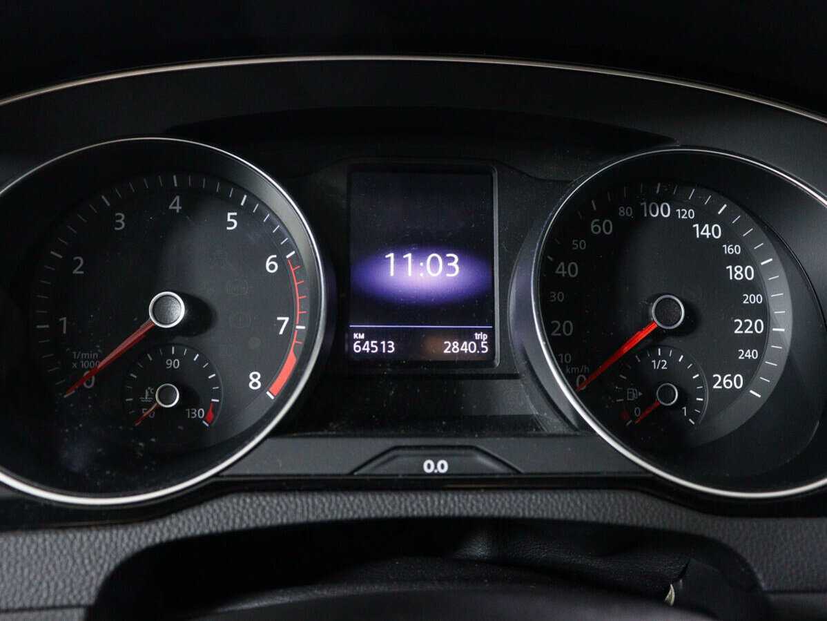 Купить Volkswagen Passat с пробегом. Фото: #8
