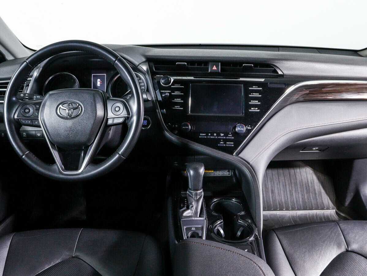 Купить Toyota Camry с пробегом. Фото: #11