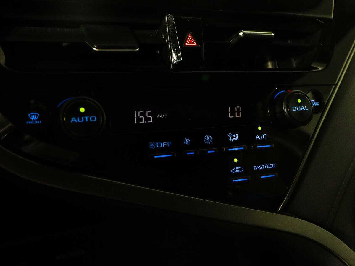 Купить Toyota Camry с пробегом. Фото: #17