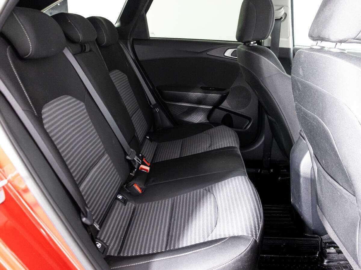 Купить Kia Ceed с пробегом. Фото: #24
