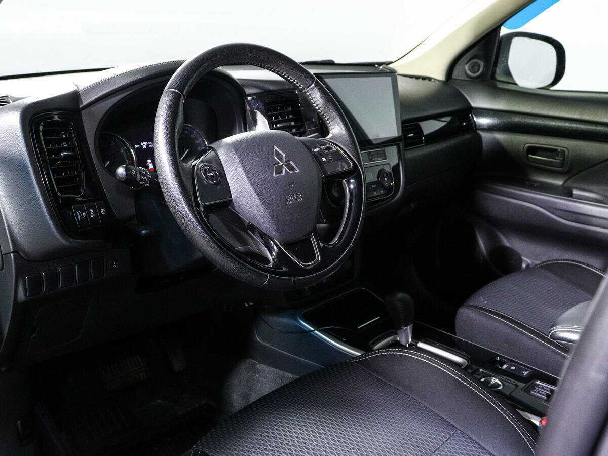 Купить Mitsubishi Outlander с пробегом. Фото: #11