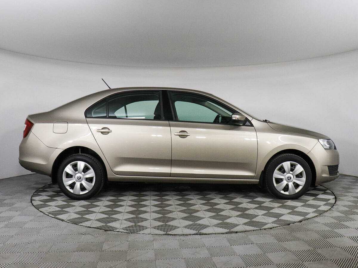 Купить Skoda Rapid с пробегом. Фото: #3