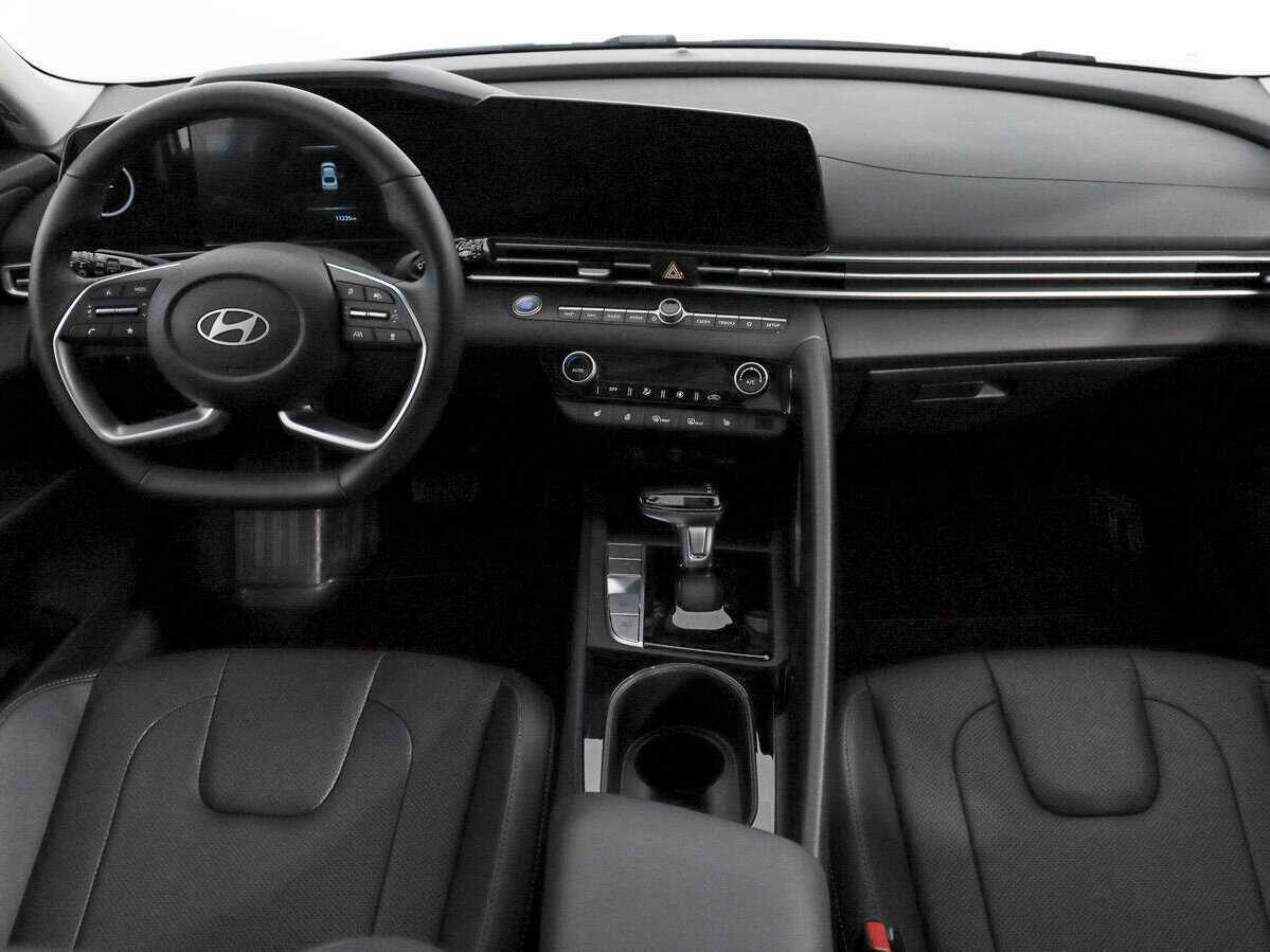 Купить Hyundai Elantra с пробегом. Фото: #14