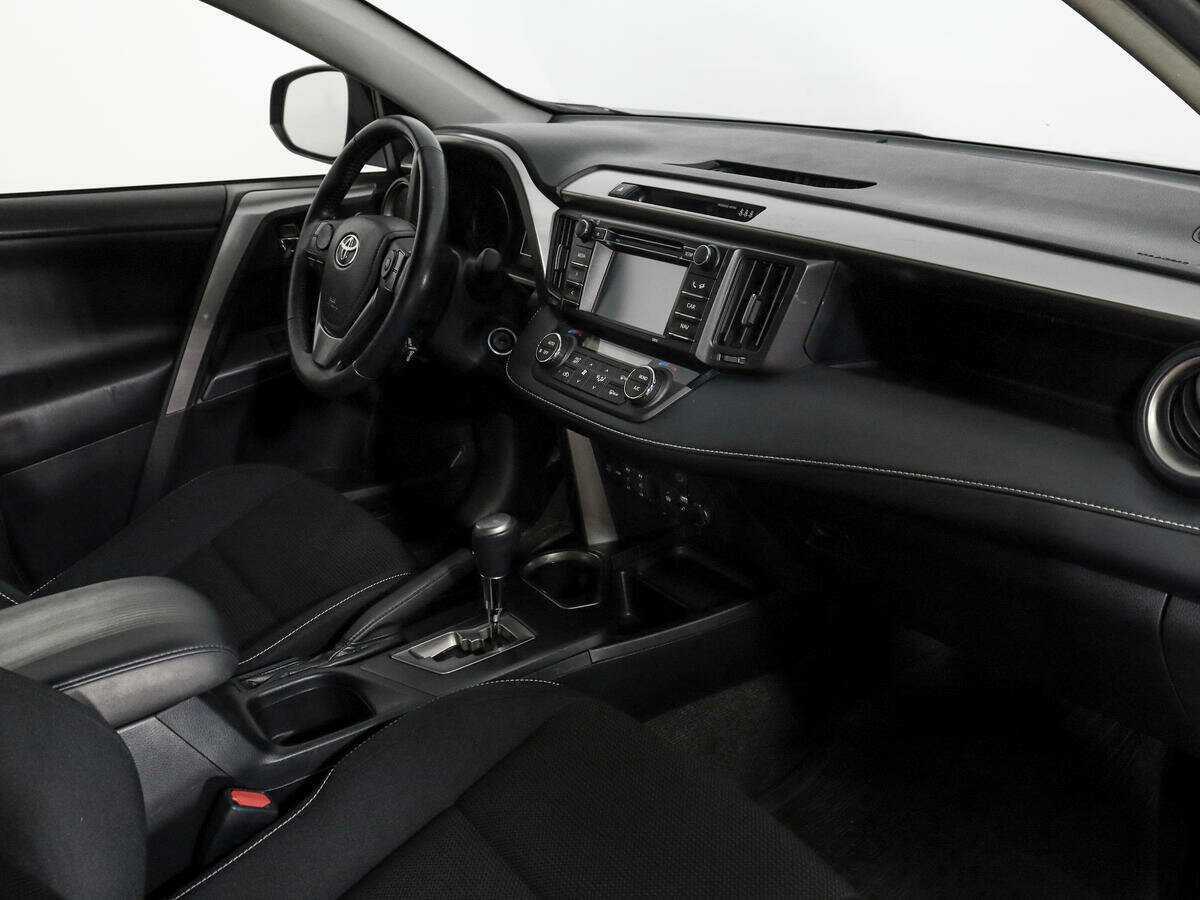 Купить Toyota RAV4 с пробегом. Фото: #10
