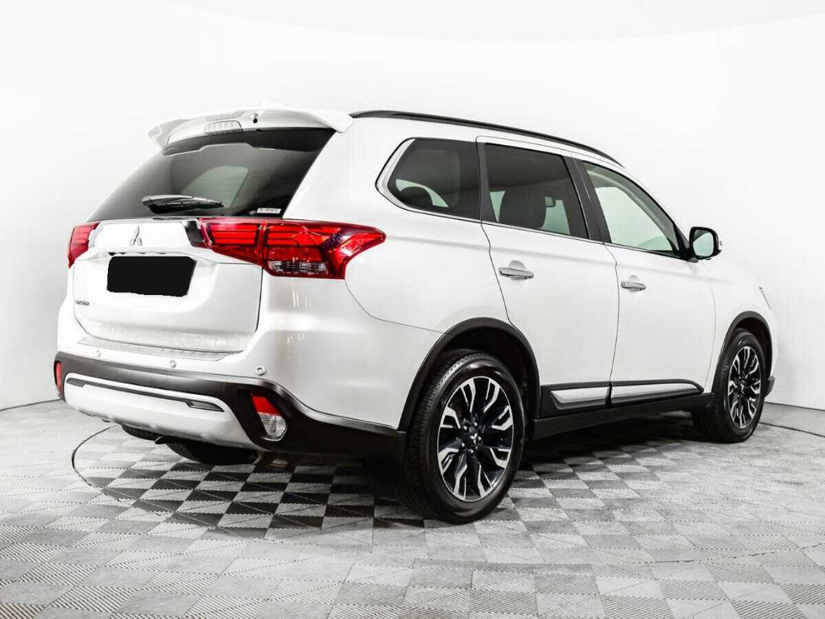 Купить Mitsubishi Outlander с пробегом. Фото: #4