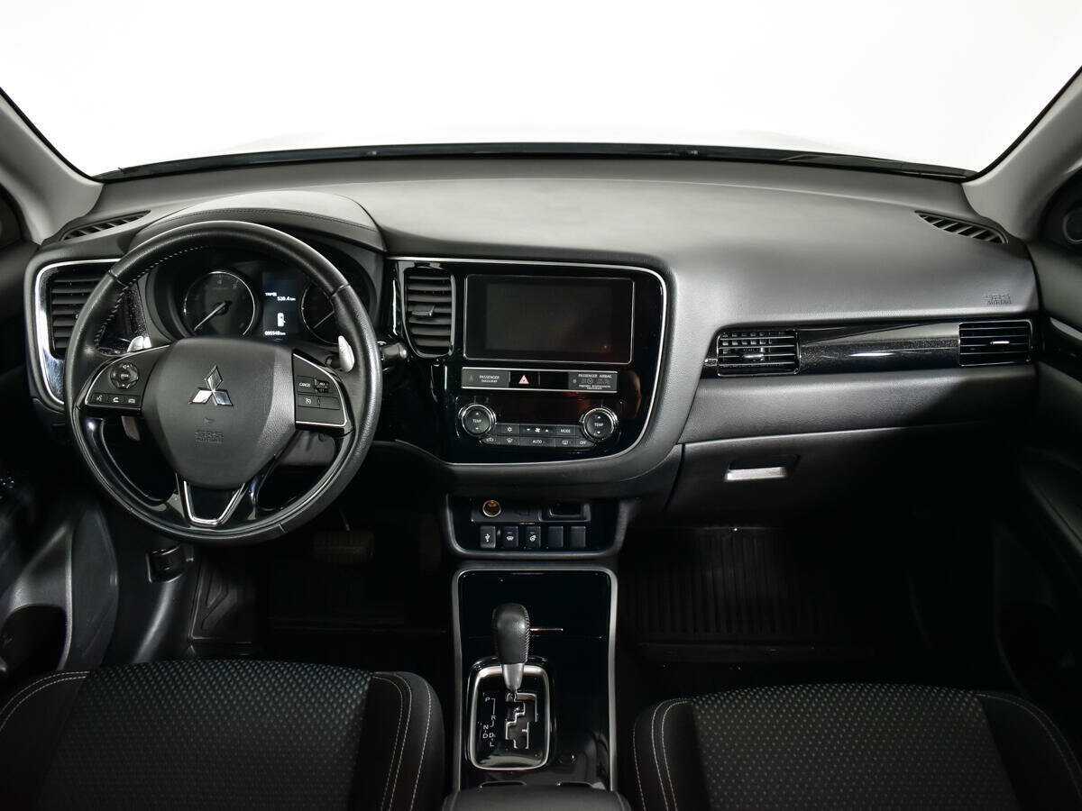 Купить Mitsubishi Outlander с пробегом. Фото: #11