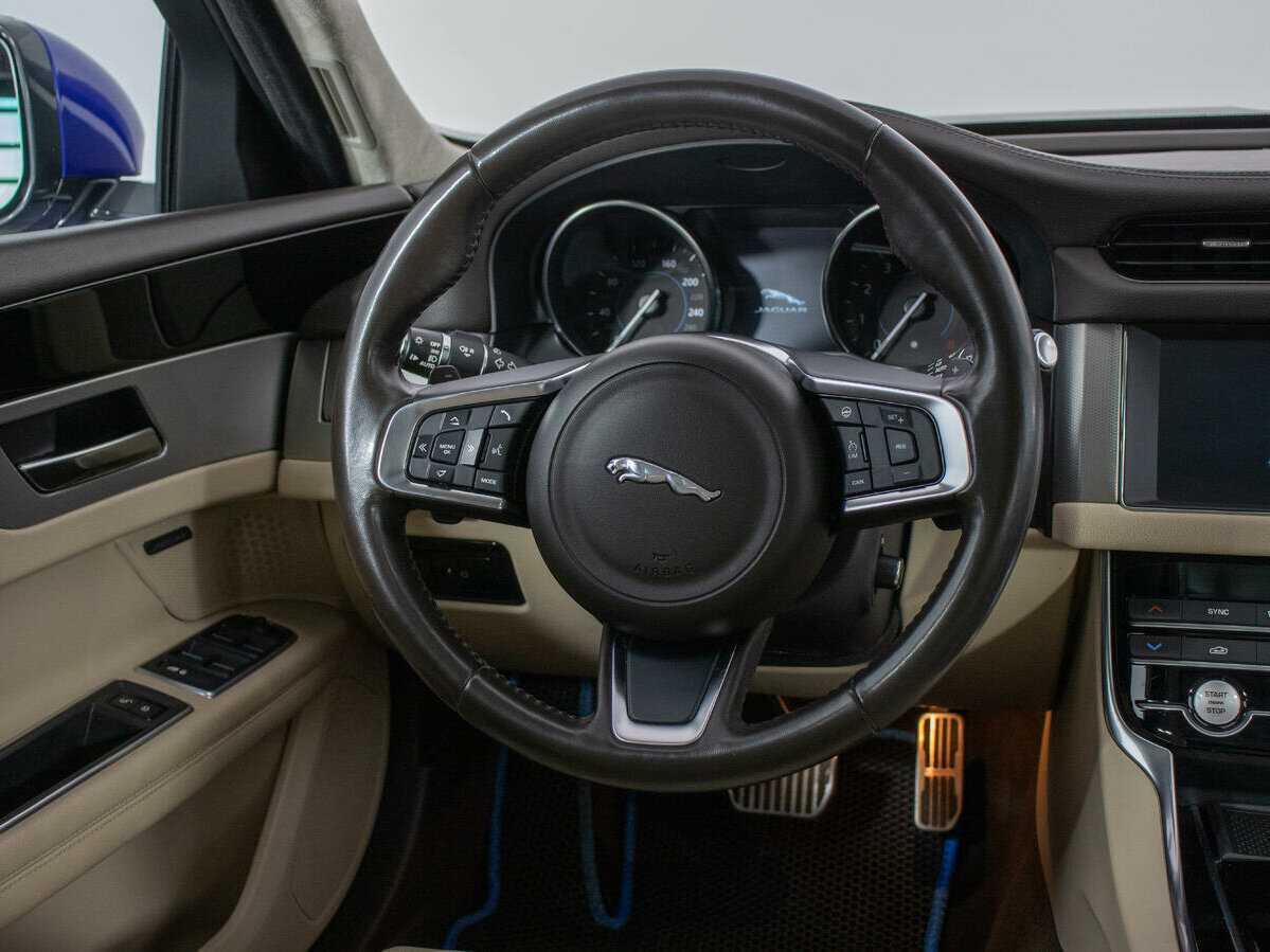 Купить Jaguar XF с пробегом. Фото: #18