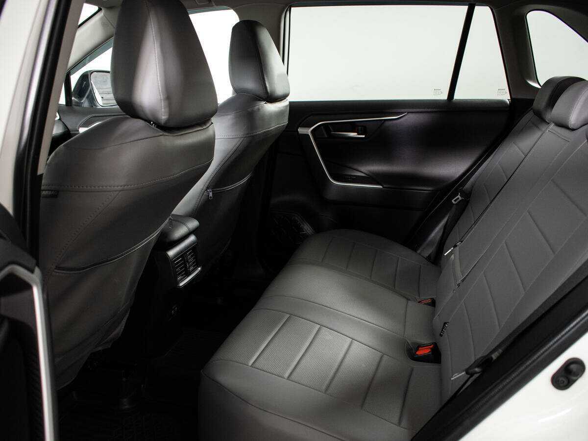 Купить Toyota RAV4 с пробегом. Фото: #7