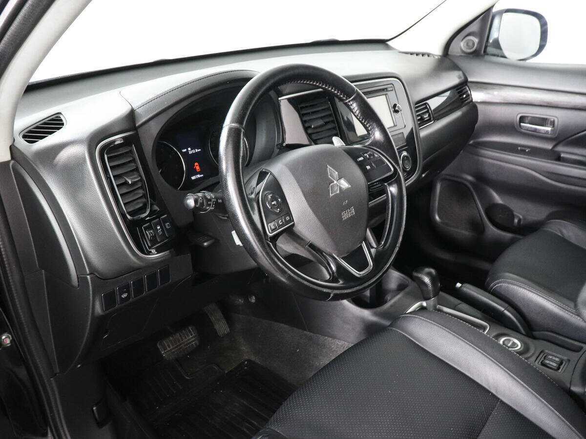 Купить Mitsubishi Outlander с пробегом. Фото: #8