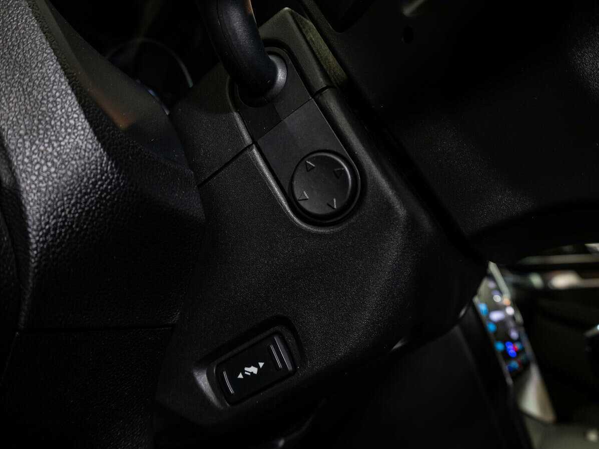 Купить Ford Explorer с пробегом. Фото: #23